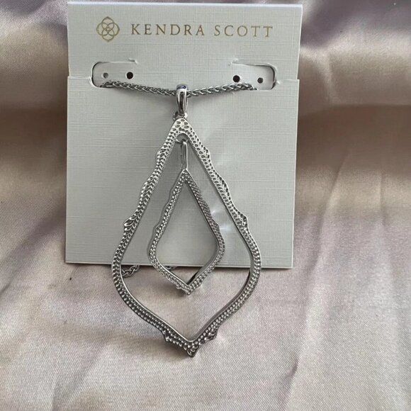 Kendra Scott necklace - Picture 1 of 5
